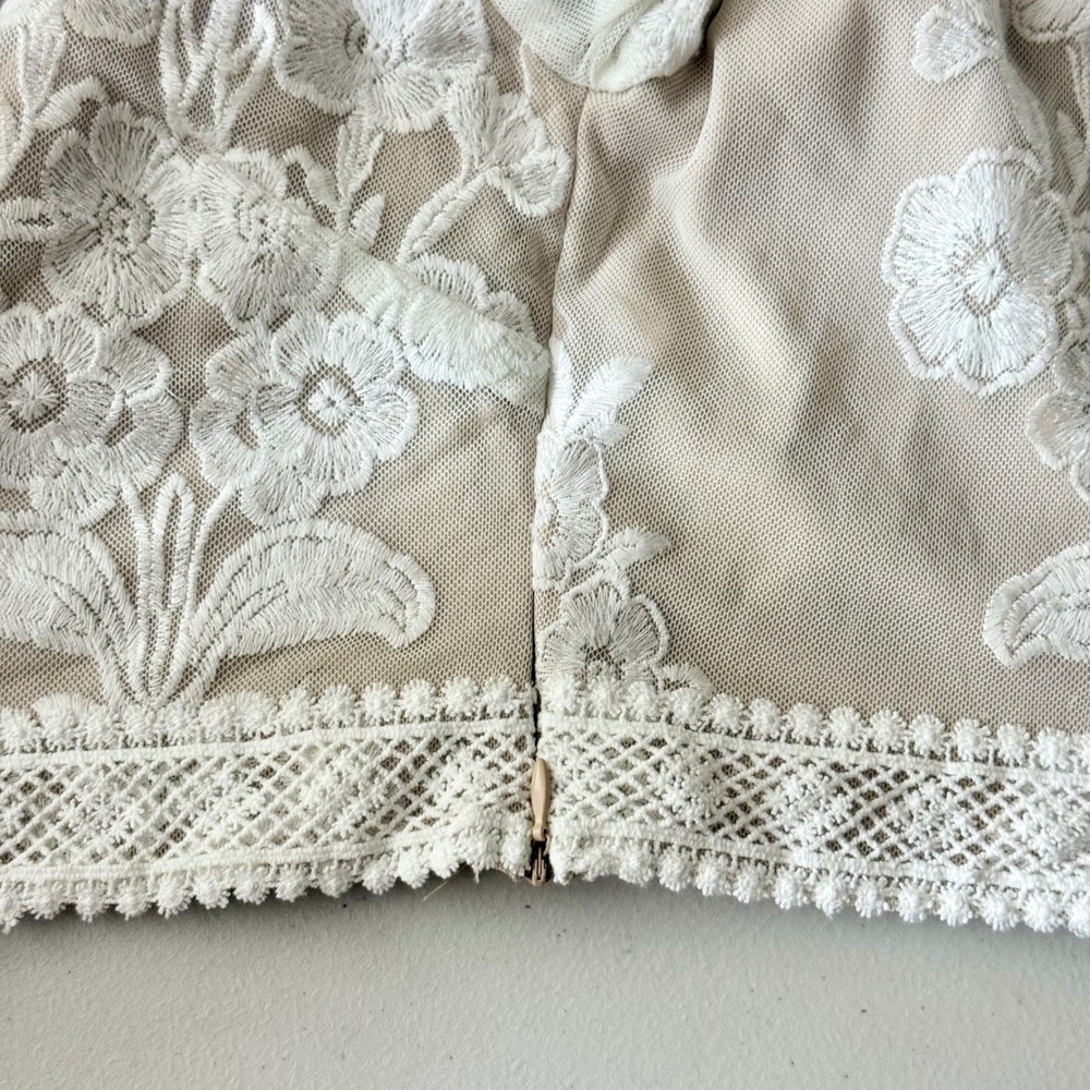 Altard State Arissa Floral Embroidered Top S White Lace Long Sleeve Crop Mesh - Picture 8 of 11